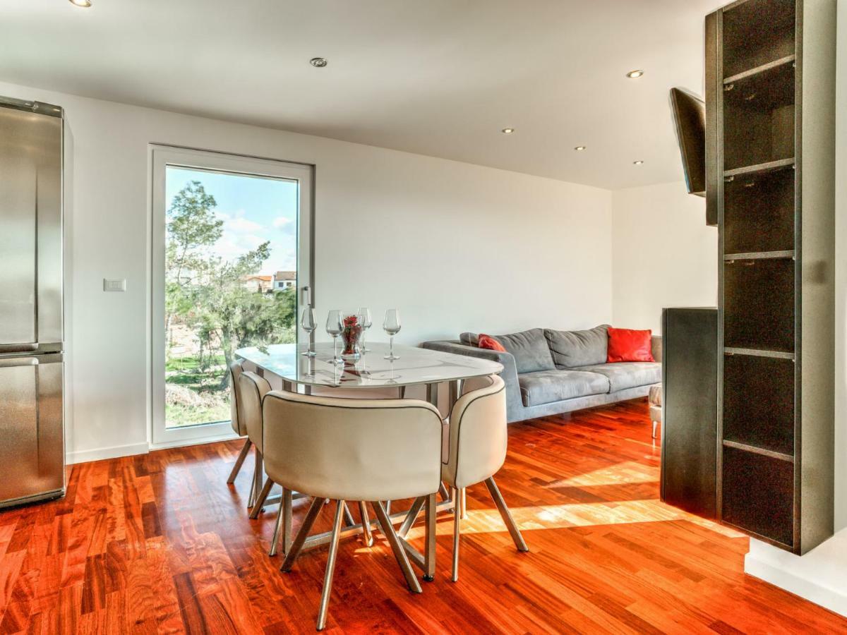 Apartment Karmen Lovrecica  Bagian luar foto