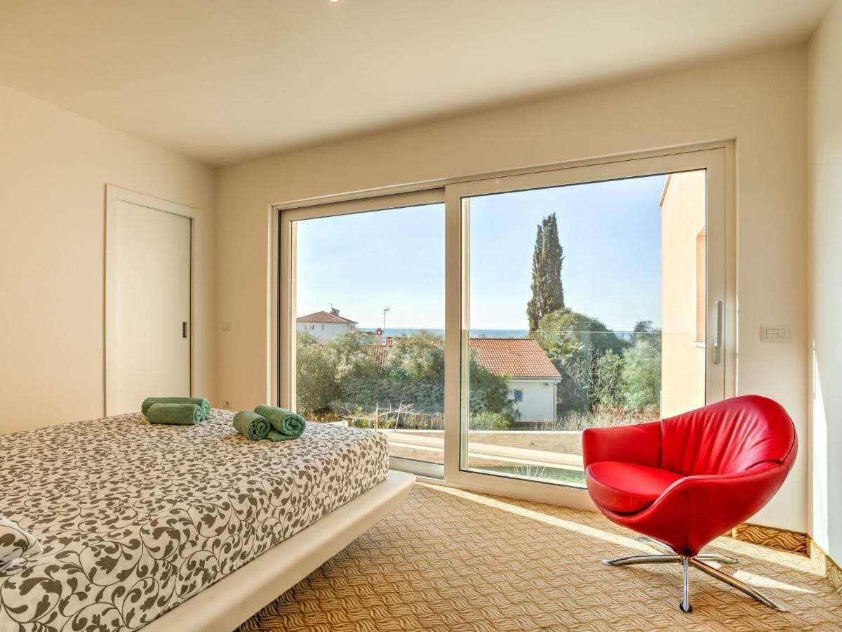 Apartment Karmen Lovrecica  Bagian luar foto