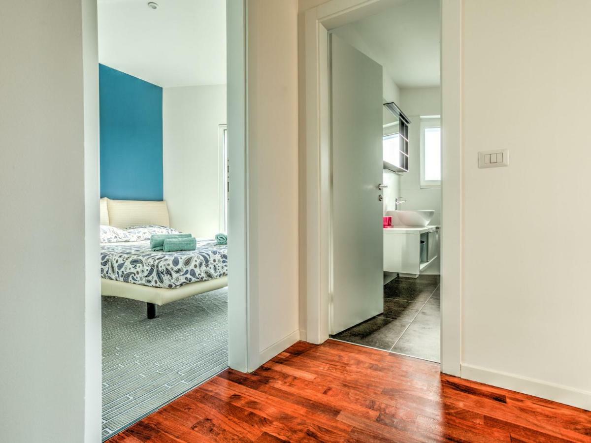 Apartment Karmen Lovrecica  Bagian luar foto